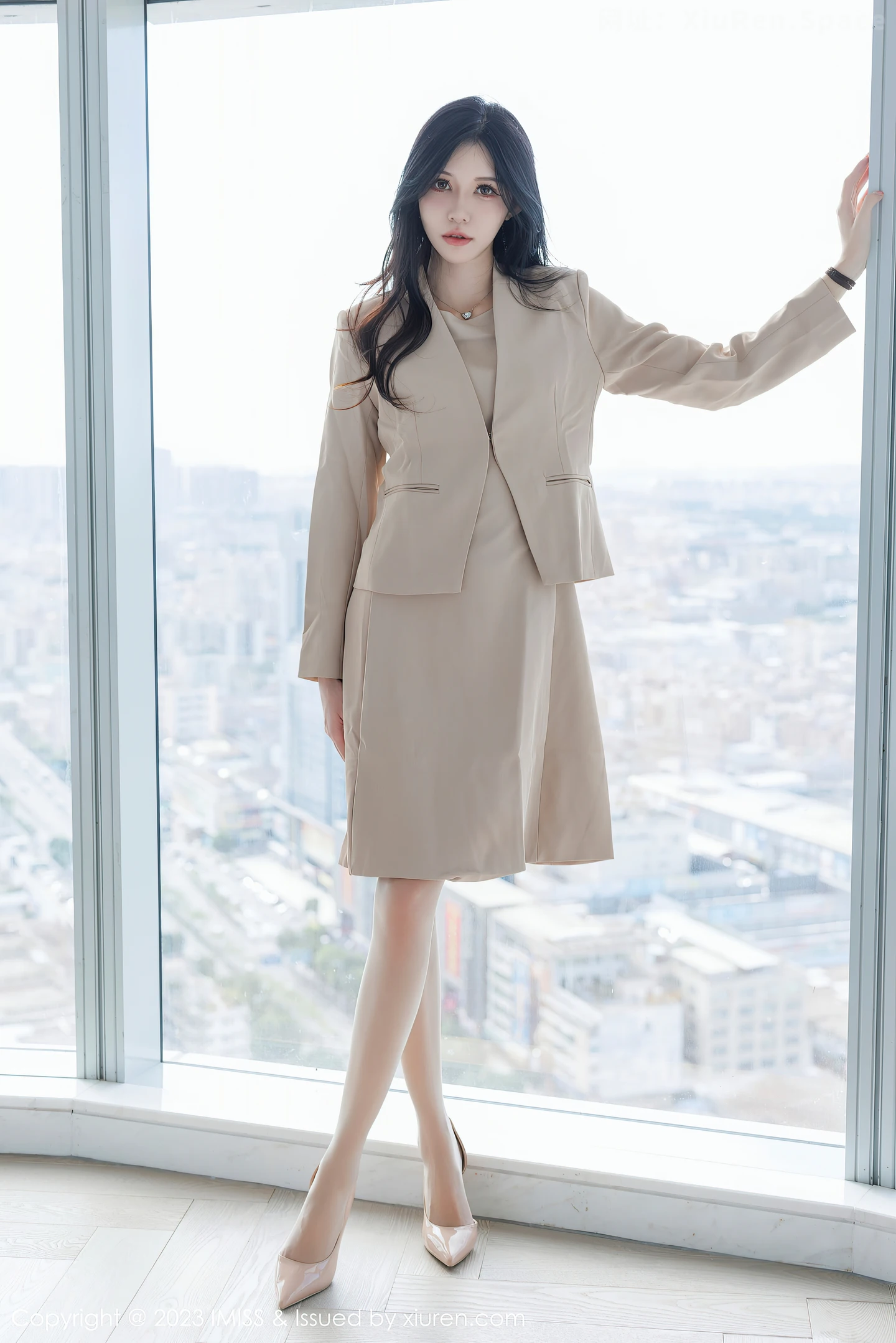 图片[2]-[IMISS爱蜜社]Vol.746 模特泥鳅鳅酒店性感杏色时尚套装露淡蓝蕾丝内衣迷人诱惑写真54P-秀人网官方网站